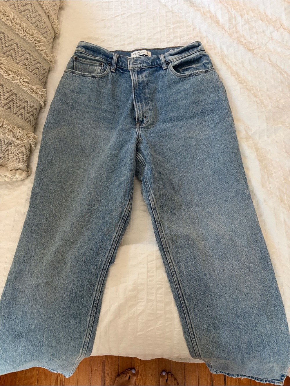 Abercrombie & Fitch curve love Straight Leg Jeans in Light Blue Denim